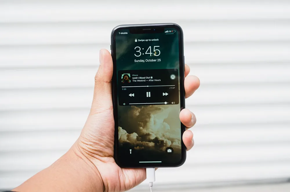 Listen With the Screen Locked