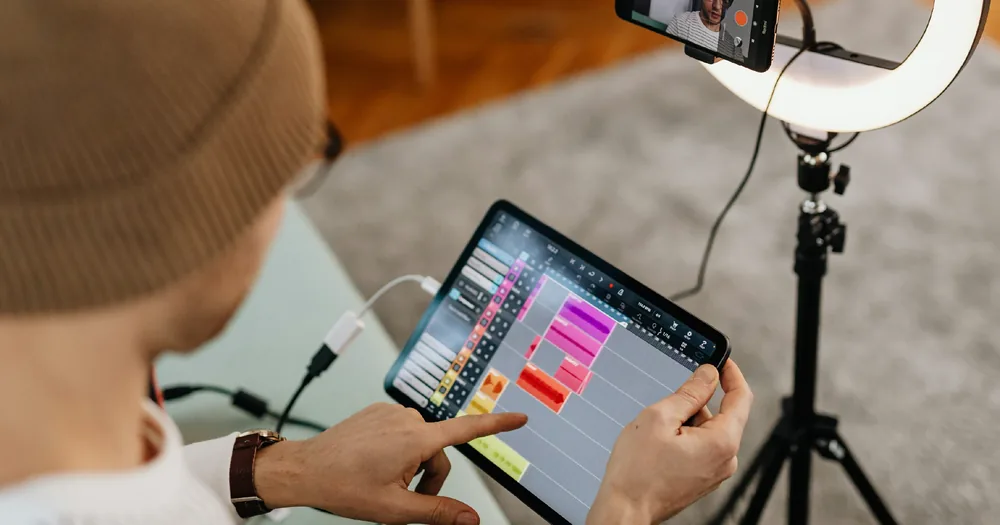 Switch Apps Without Stopping