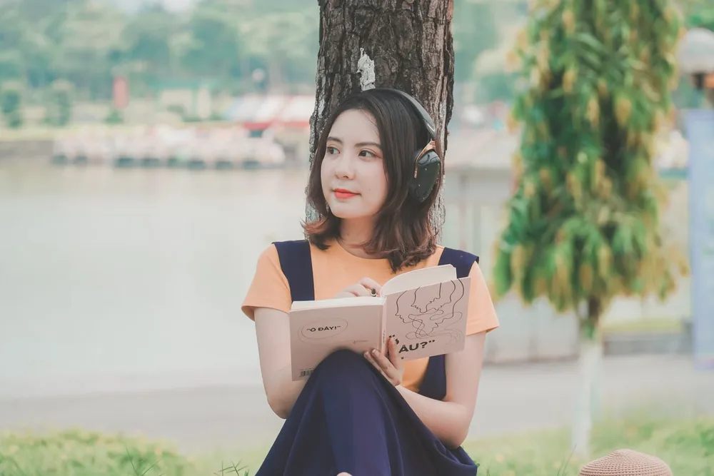 02 / Read or listen